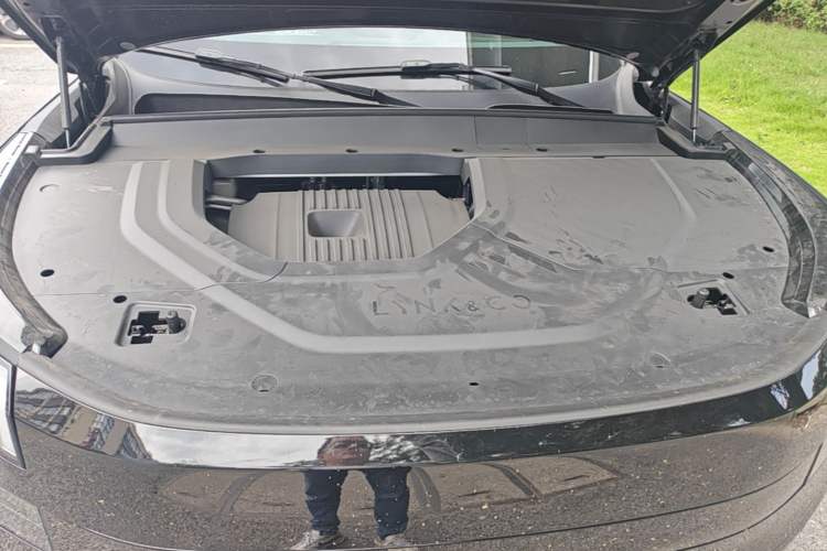 Used Lynk & Co 900 2025 2.0T Ultra Engine Bay