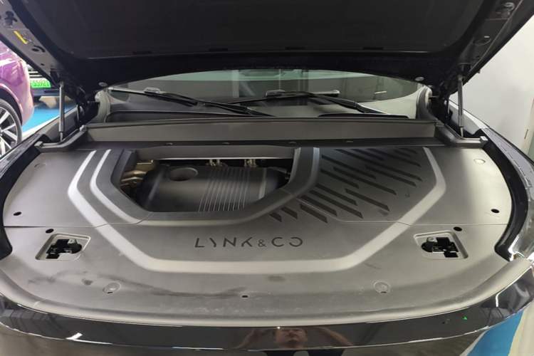 Used Lynk & Co 900 2025 1.5T Ultra Engine Bay