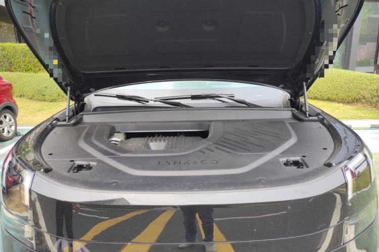 Used Lynk & Co 900 2025 2.0T Ultra Engine Bay