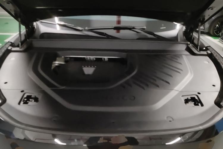 Used Lynk & Co 900 2025 2.0T Ultra Engine Bay