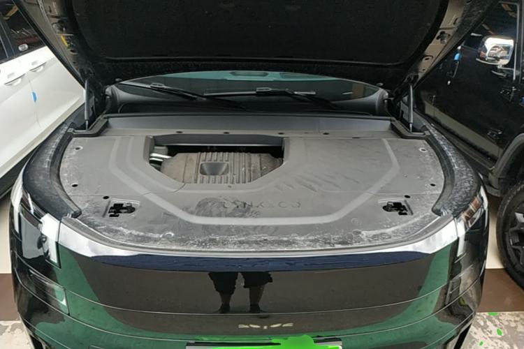 Used Lynk & Co 900 2025 2.0T Ultra Engine Bay