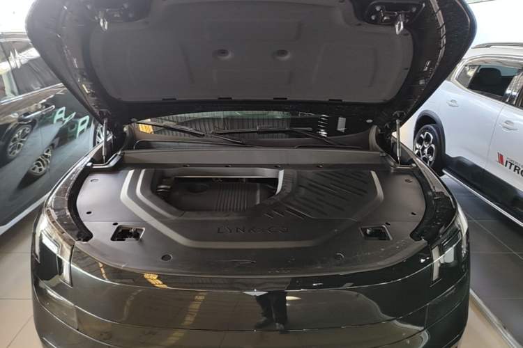 Used Lynk & Co 900 2025 1.5T Ultra Engine Bay