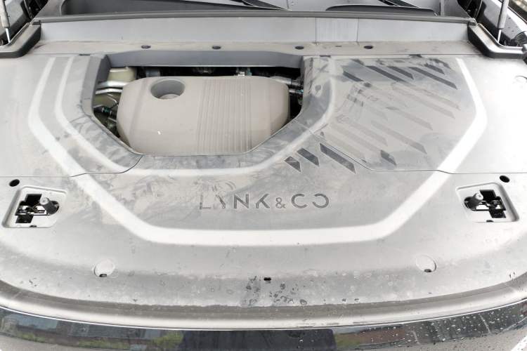 Used Lynk & Co 900 2025 1.5T Ultra Engine Bay