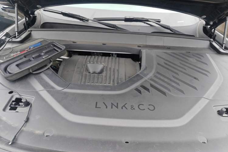 Used Lynk & Co 900 2025 2.0T Ultra Engine Bay