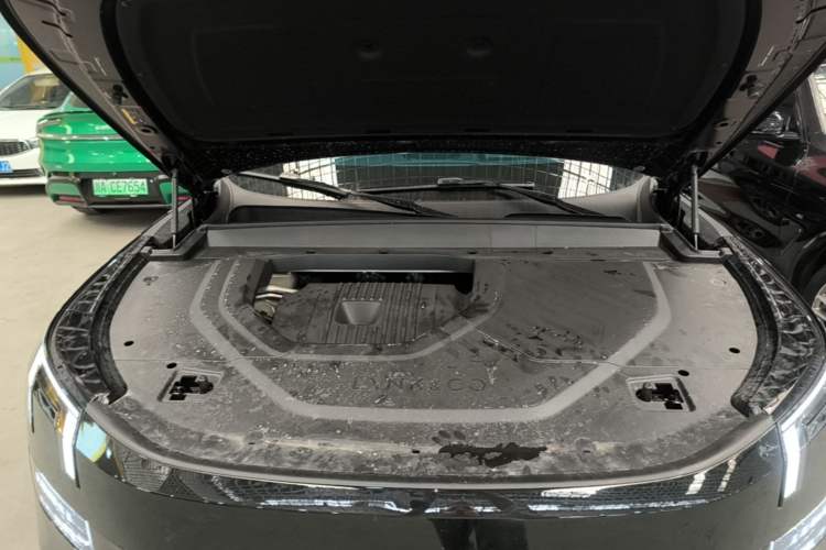 Used Lynk & Co 900 2025 2.0T Ultra Engine Bay