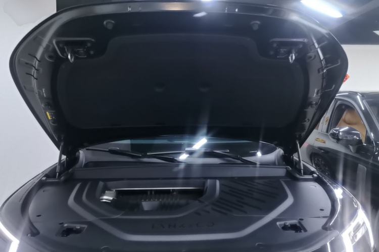 Used Lynk & Co 900 2025 2.0T Ultra Engine Bay