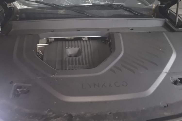 Used Lynk & Co 900 2025 2.0T Ultra Engine Bay