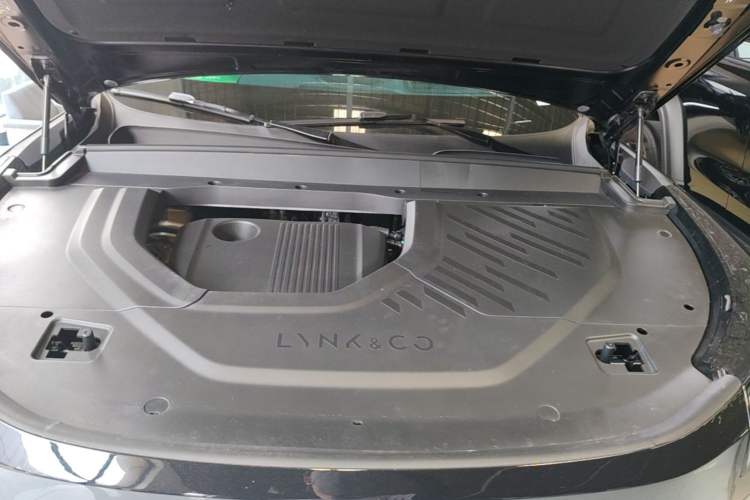 Used Lynk & Co 900 2025 1.5T Ultra Engine Bay