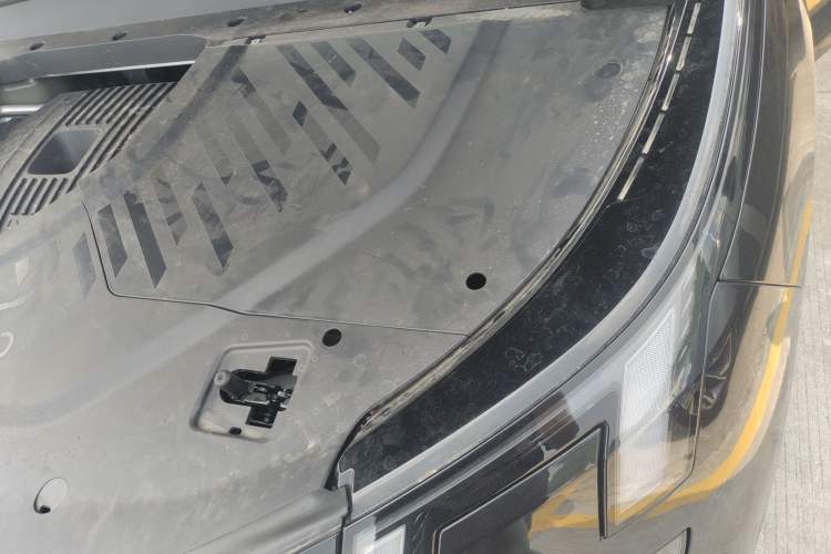 Used Lynk & Co 900 2025 2.0T Exploration Edition Engine Bay Left