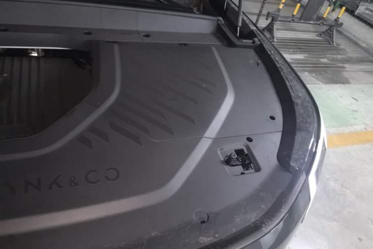 Used Lynk & Co 900 2025 2.0T Ultra Engine Bay Left
