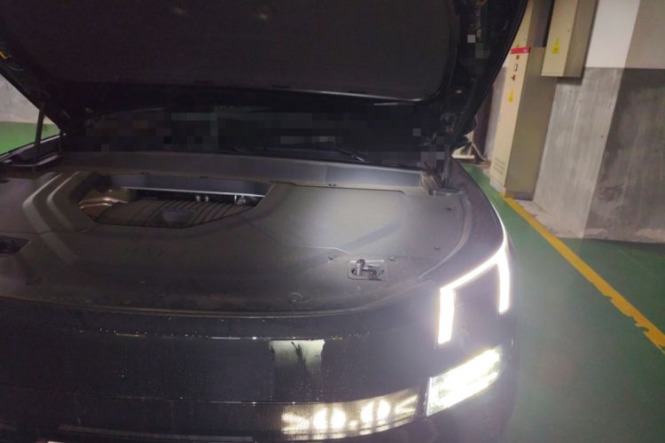 Used Lynk & Co 900 2025 2.0T Ultra Engine Bay Left