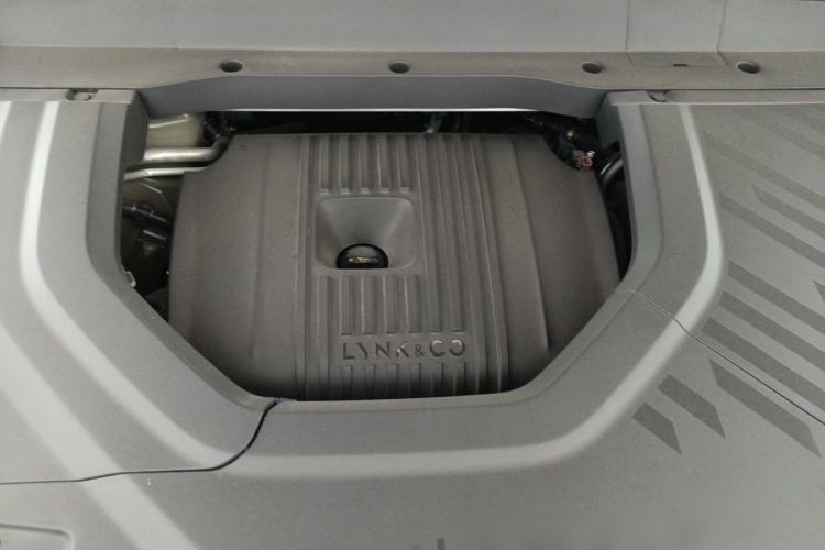 Used Lynk & Co 900 2025 2.0T Ultra Engine Bay
