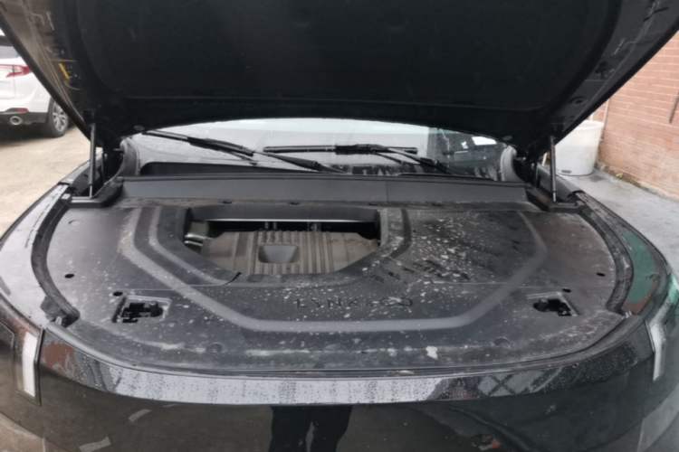 Used Lynk & Co 900 2025 2.0T Ultra Engine Bay