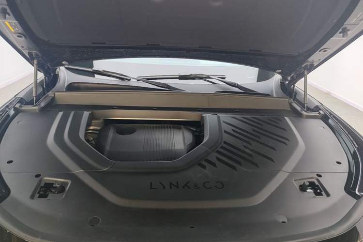 Used Lynk & Co 900 2025 1.5T Ultra Engine Bay