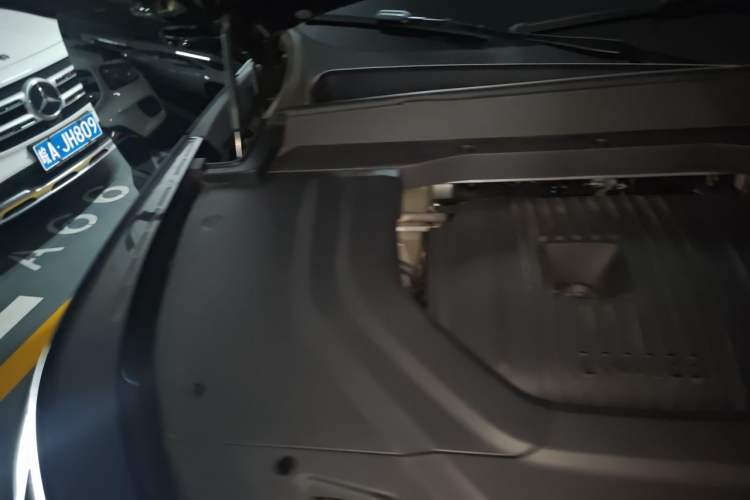 Used Lynk & Co 900 2025 2.0T Ultra Engine Bay Right