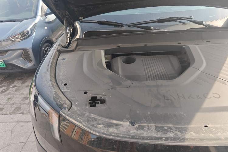 Used Lynk & Co 900 2025 1.5T Ultra Engine Bay Right