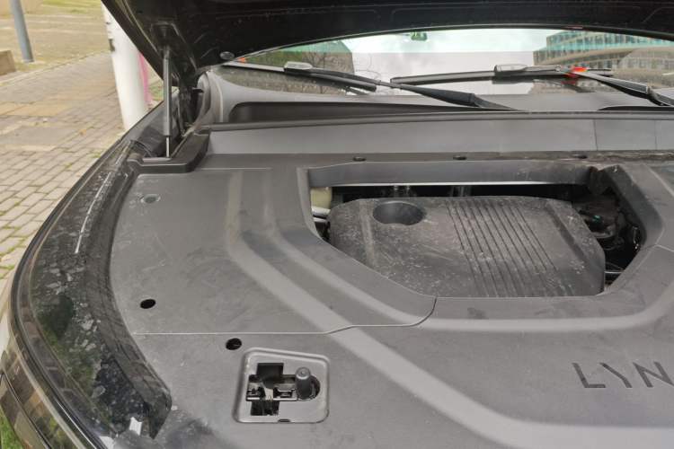 Used Lynk & Co 900 2025 1.5T Ultra Engine Bay Right