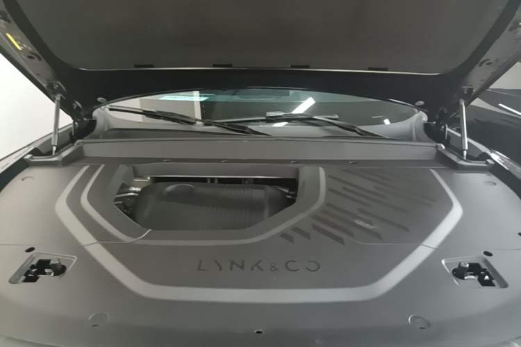 Used Lynk & Co 900 2025 1.5T Ultra Engine Bay
