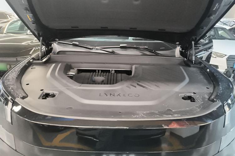 Used Lynk & Co 900 2025 2.0T Exploration Edition Engine Bay