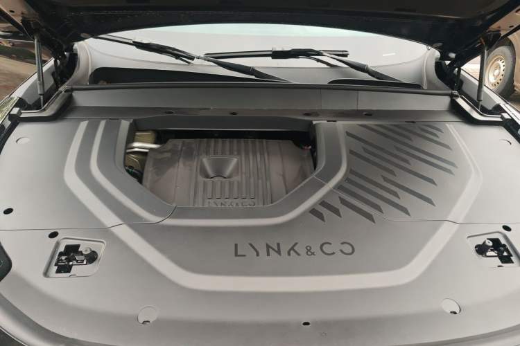Used Lynk & Co 900 2025 2.0T Ultra Engine Bay