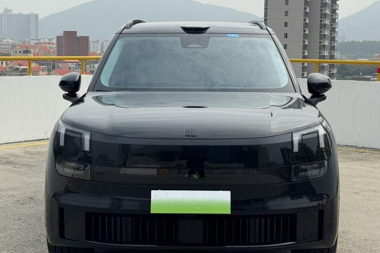 Used Lynk & Co 900 2025 2.0T Ultra Exterior 1