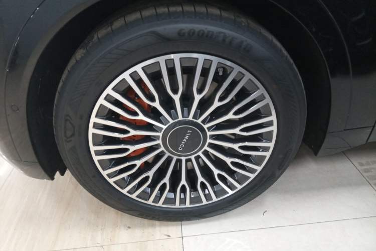 Used Lynk & Co 900 2025 2.0T Exploration Edition Exterior 4