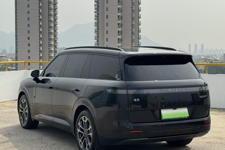 Used Lynk & Co 900 2025 2.0T Ultra Exterior 4