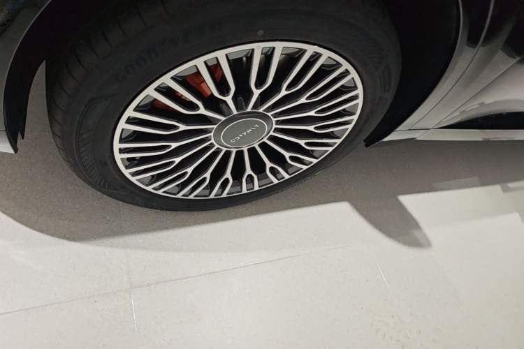 Used Lynk & Co 900 2025 2.0T Exploration Edition Exterior 4