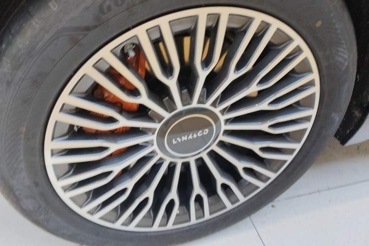 Used Lynk & Co 900 2025 2.0T Exploration Edition Exterior 4