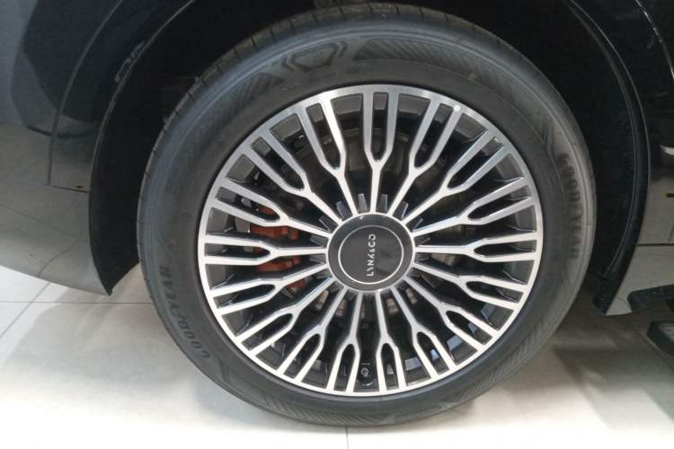 Used Lynk & Co 900 2025 2.0T Exploration Edition Exterior 5