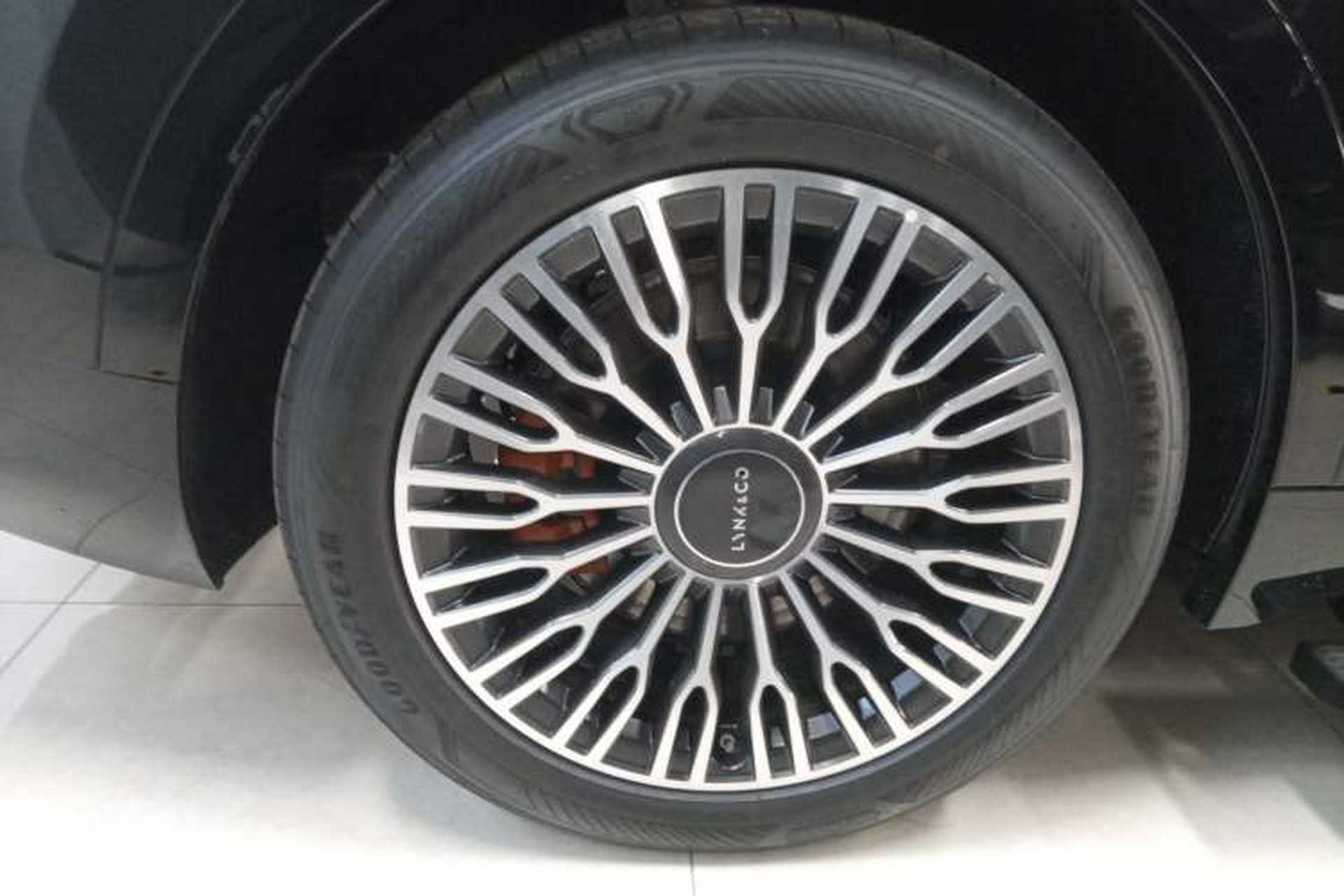 Used Lynk & Co 900 2025 2.0T Exploration Edition Exterior 5