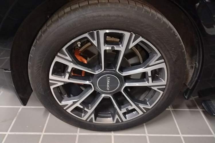 Used Lynk & Co 900 2025 1.5T Ultra Exterior 5