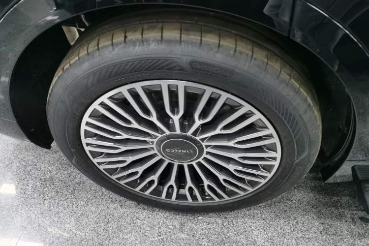 Used Lynk & Co 900 2025 2.0T Exploration Edition Exterior 5