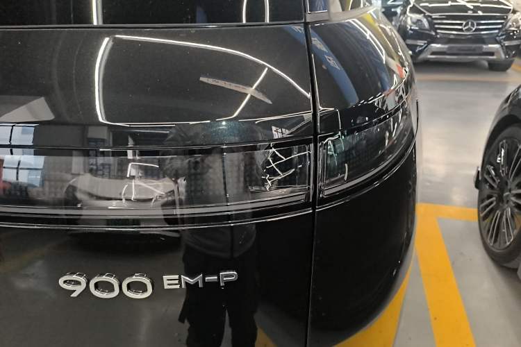 Used Lynk & Co 900 2025 2.0T Exploration Edition Exterior 6