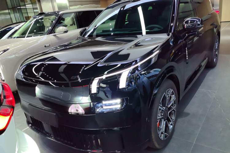 Used Lynk & Co 900 2025 2.0T Ultra Front