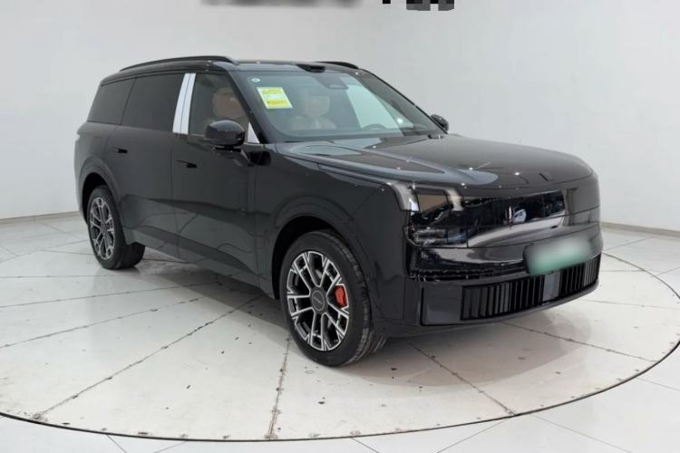 Used Lynk & Co 900 2025 1.5T Ultra Front Right 45 Deg