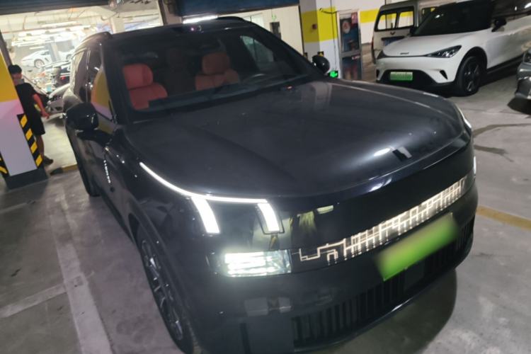 Used Lynk & Co 900 2025 1.5T Ultra Front Right 45 Deg