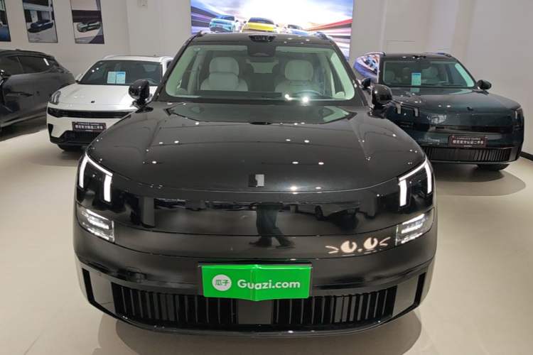 Used Lynk & Co 900 2025 2.0T Exploration Edition Front
