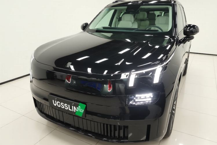 Used Lynk & Co 900 2025 2.0T Exploration Edition Front