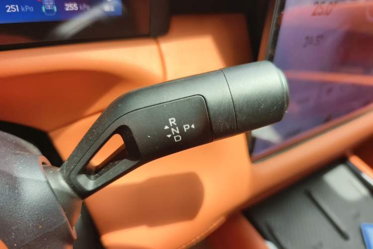 Used Lynk & Co 900 2025 2.0T Ultra Gear Lever