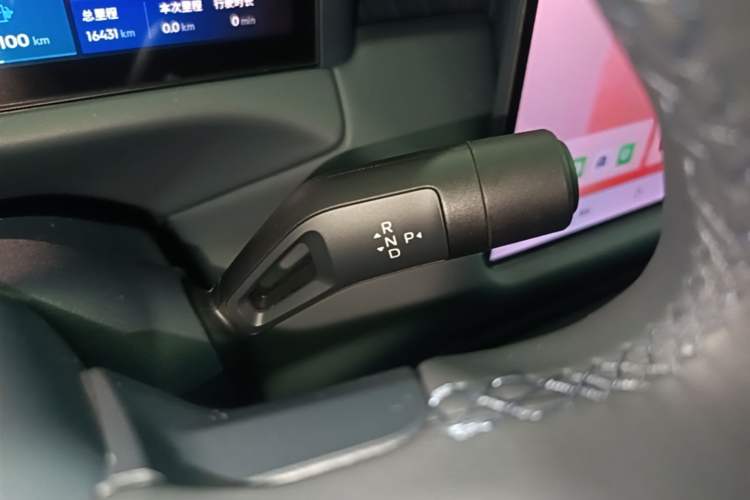 Used Lynk & Co 900 2025 2.0T Exploration Edition Gear Lever
