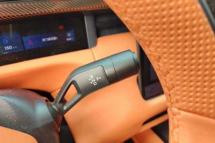 Used Lynk & Co 900 2025 2.0T Ultra Gear Lever
