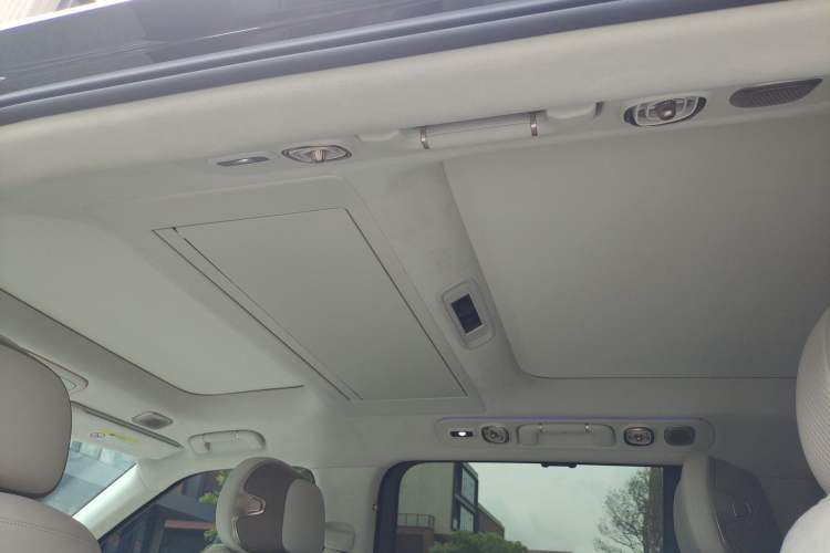 Used Lynk & Co 900 2025 2.0T Ultra Headliner