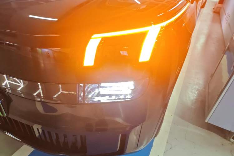 Used Lynk & Co 900 2025 2.0T Ultra Left Front Headlight