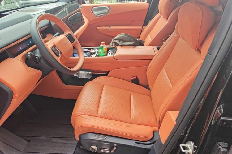 Used Lynk & Co 900 2025 2.0T Ultra Left Front Seat