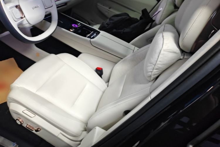 Used Lynk & Co 900 2025 2.0T Ultra Left Front Seat