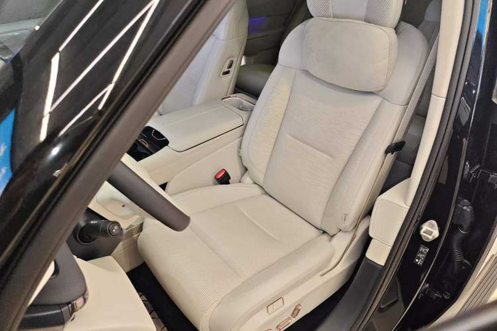 Used Lynk & Co 900 2025 2.0T Ultra Left Front Seat