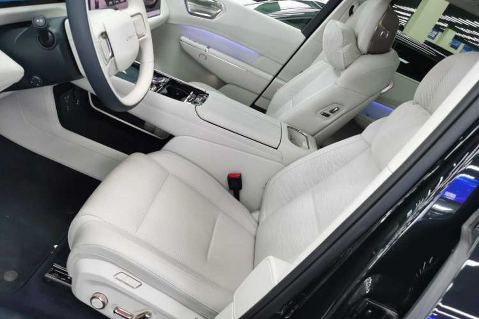Used Lynk & Co 900 2025 2.0T Exploration Edition Left Front Seat