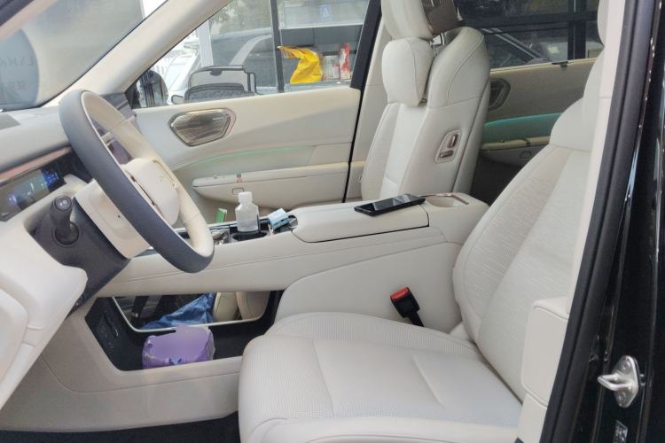 Used Lynk & Co 900 2025 2.0T Exploration Edition Left Front Seat