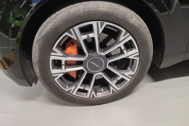Used Lynk & Co 900 2025 2.0T Ultra Left Front Wheel Hub
